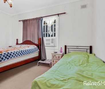 Appealing 3 Bedroom Family Home. - Photo 5