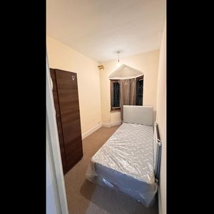 Room in a Shared House, Thornton Road, IG1 - Photo 2
