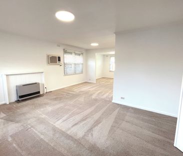 3 BEDROOM FAMILY HOME IN PRIZED LOCATION - Photo 1
