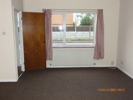 3 Bedroom Semi-Detached to Rent in Ashton - Photo 5