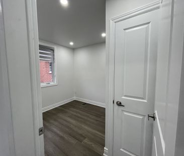 For Lease - 530 Country Glen Unit# Coach, Markham, Ontario - Photo 3