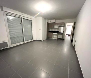 Location Appartement 2 pièces 45m² COGOLIN 83310 - Photo 3