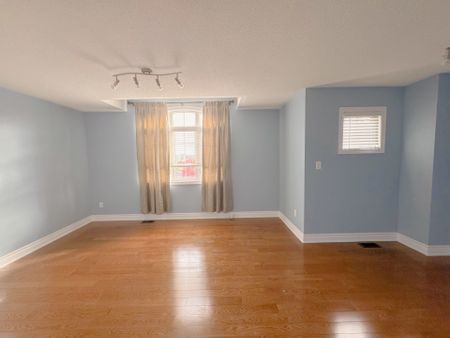 For Lease - 101 Glengordon Crescent, Markham, Ontario - Photo 2