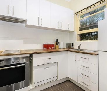 Studio in the perfect location - Photo 3