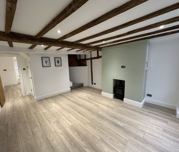 Three-Bedrooms Terraced House - Photo 1