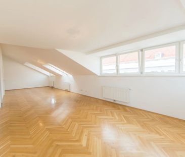 2-Zimmer Dachgeschoss Wohnung mit wunderschönem Ausblick auf die Ke... - Photo 5
