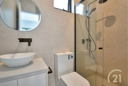 2 Bedroom Granny Flat&comma; Located in the Heart of Carramar&excl; - Photo 5