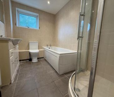 3 bedroom terraced house to rent - Photo 3