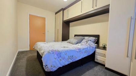 2 bedroom apartment to rent - Photo 3