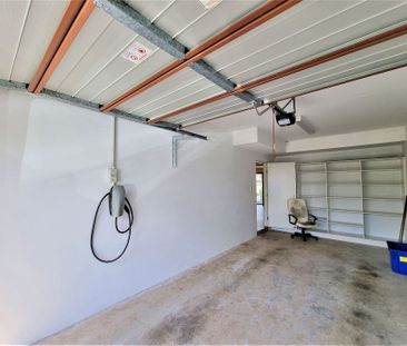 Stylish and Timeless Four Bedrooms Duplex - Photo 2