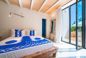 Es Cubells, Balearic Islands 07839