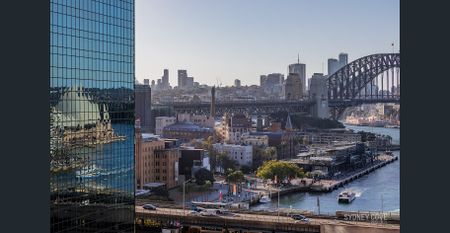 Light Filled One Bedroom | Unfurnished - Photo 2