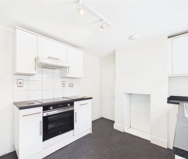 School Road, Tilehurst, Reading, Berkshire, RG31 - Photo 5