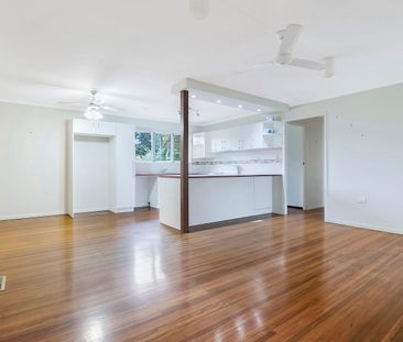 Spacious 3-Bedroom Unit with Large Fenced Yard! - Photo 1