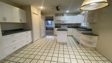 6654 Everest Drive – Upper - Photo 3