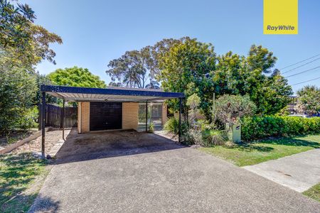 Charming Family Home Close to Everything! - Photo 3