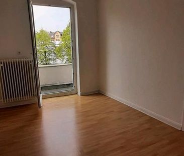 TOP LAGE, SCHÖNE 2 ZI.-WHG., BALKON, MODERNES BAD, EBK, - Foto 1