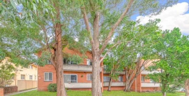 “Freshly Updated 2-Bedroom Apartment - Walk to Auburn Station” - Photo 1