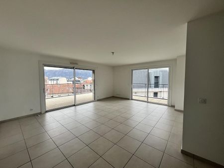 Location Appartement 4 pièces 114m² AIX LES BAINS 73100 - Photo 2
