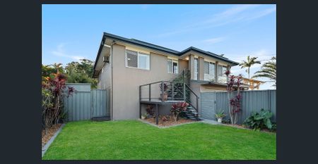 Modern Family Home with AIR CONS and Outdoor Entertaining - Photo 5