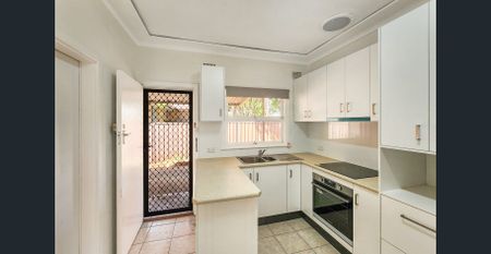 Beautiful Family Home in a Prime Baulkham Hills Location - Photo 5