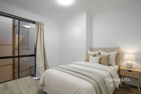 Renovated Apartment - Photo 3