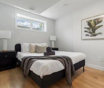 Stylish 1 bdrm lower suite! | 16812 31 Avenue Southwest, Edmonton - Photo 1