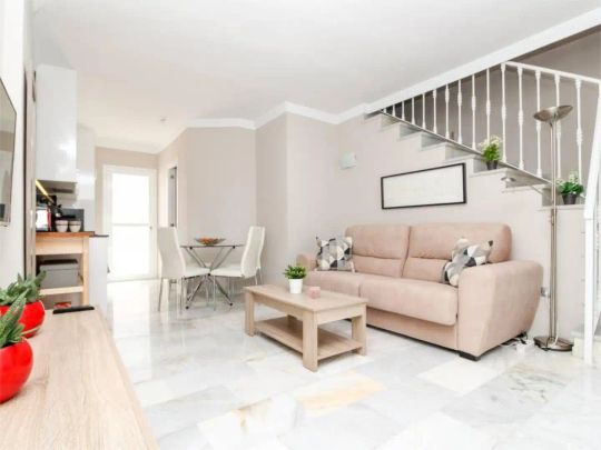 Planta baja de alquiler en Avenida Alpandeire, 44, Reserva de Marbella - Foto 1