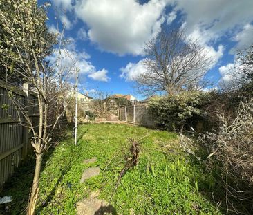 4 Bedroom Semi-Detached To Rent - Photo 6