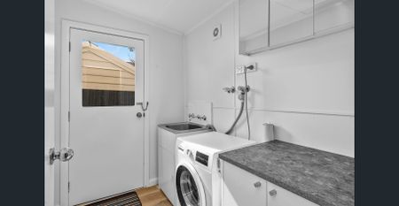 Timeless charm in the heart of Newport - Photo 3