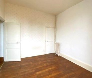 A LOUER un appartement type F2 de 71,20m² au 1er étage sans ascense... - Photo 2