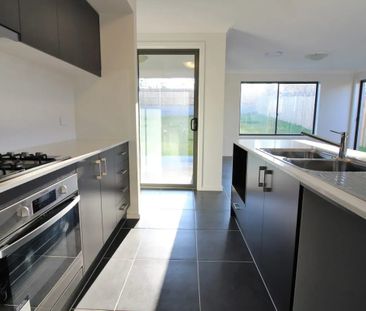 Modern Family Home in a Convenient Box Hill Location - Photo 6