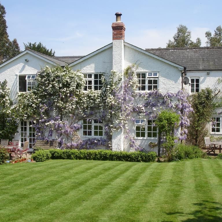 5 bedroom detached house to rent - Photo 1