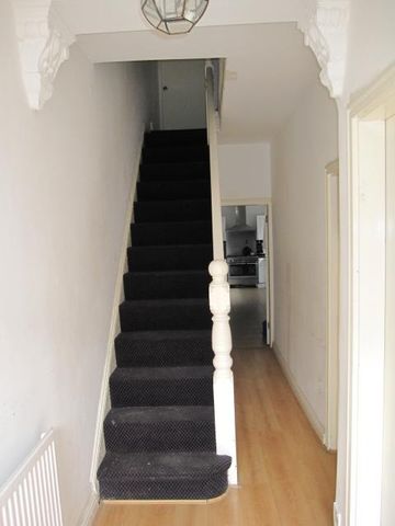 5 bedroom terraced house to rent - Photo 4