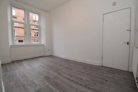 3 bedroom flat to rent - Photo 3