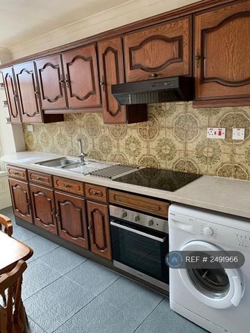 1 bedroom semi-detached house to rent - Photo 2