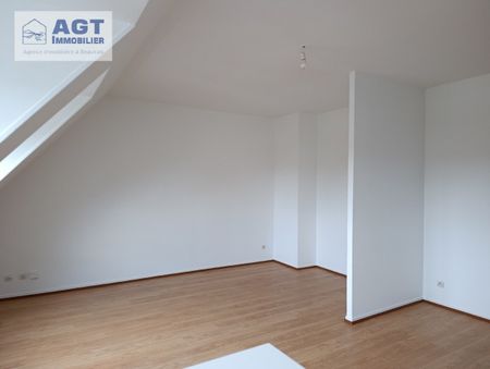 Location Appartement 1 pièce 31m² BEAUVAIS 60000 - Photo 3