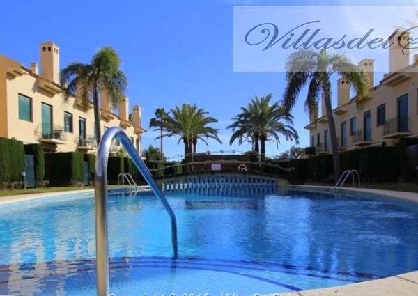 FOR RENT: SPACIOUS AND ELEGANT 4-BEDROOM BUNGALOW FOR LONG TERM