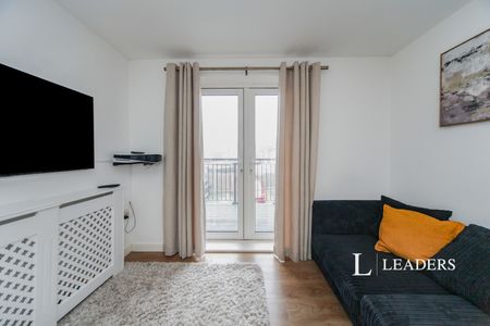 apartment to rent Bagshawe Way, Dunstable, Bedfordshire, LU5 - Photo 3