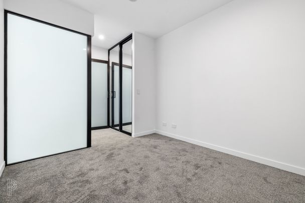 Spacious 2 Bedroom Unit - Photo 1