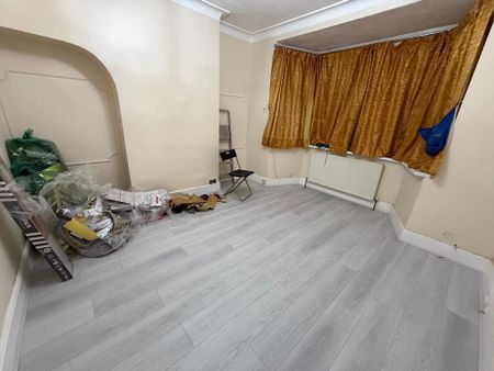 4 bedroom terraced house to rent - Photo 2
