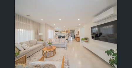 Elevated Elegance in Circa Estate ** Available 18/12/2026 - Photo 2