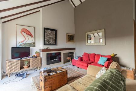 5 bedroom detached house to rent - Photo 2