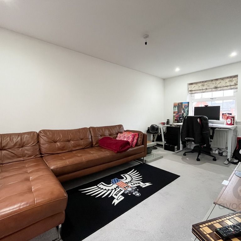 4 bed terraced house to rent in Whitethorn, Shinfield, Reading, Berkshire, RG2 9GF - Photo 1