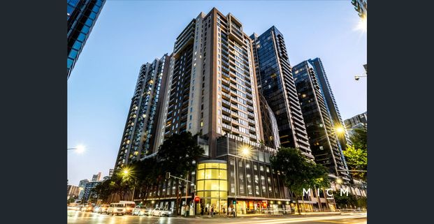 Spacious 20th Floor, One Bedroom Apartment! - Photo 1