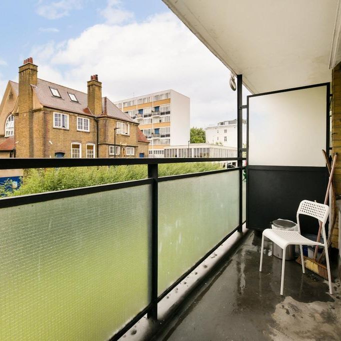 Studio to rent - Photo 1
