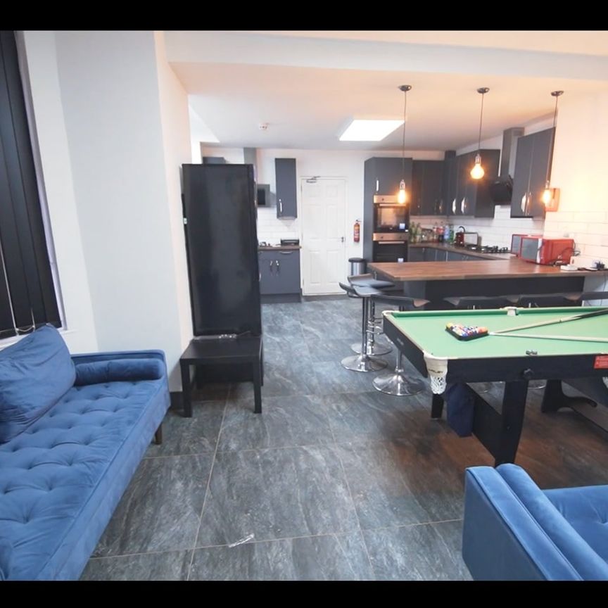 6 Bed Detached House, Skipworth Street, LE2 - Photo 1