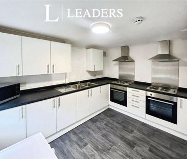 1 bedroom in a house share to rent - Photo 1