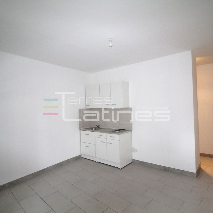 Location Appartement 1 pièce 21m² NIMES 30000 - Photo 1