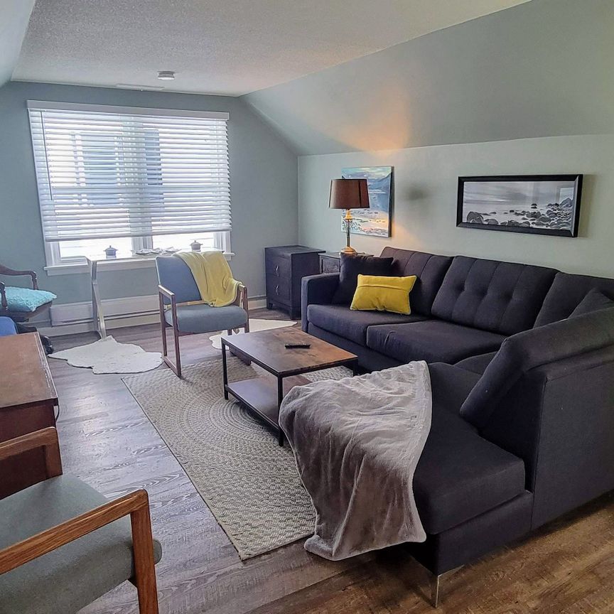 For Lease - 243 Derby Road Unit# UPPER, Fort Erie, Ontario - Photo 1